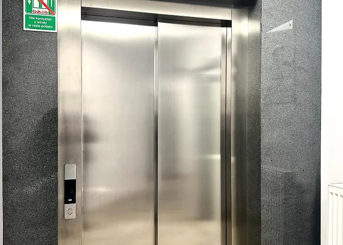 Przyjazni 16 26 - Self Check-in 20h - Lift